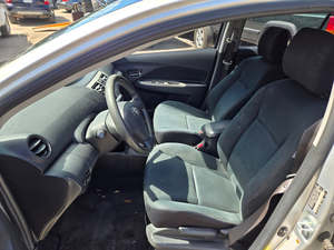 2010 Toyota Ya RIS ซีดาน - Product Image 4