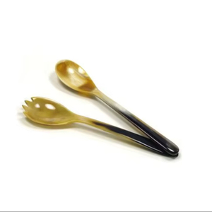 Elegante Juego de Dos Servidores de Ensalada Desechables con Diseño de Cuerno, Utensilios de Madera Premium con Mango Largo para Fiestas al Mejor Precio - Product Image 1
