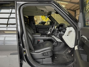 NUEVO MODELO 2023 LAND ROVER DEFENDER D250 HSE, MOTOR <4L, 4X4, VOLANTE A LA IZQUIERDA, INTERIOR OSCURO, TECHO SOLAR, 6 ASIENTOS, TIPO PICKUP - Product Image 3