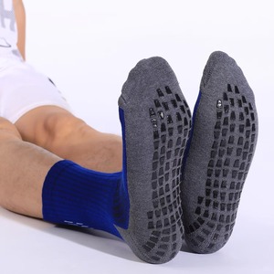 Fabricantes que venden calcetines de fútbol con agarre, calcetines deportivos de compresión personalizados para ciclismo, calcetines de fútbol antideslizantes para adultos, calcetines atléticos - Product Image 2