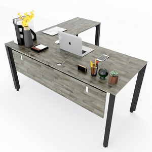 Escritorio Ejecutivo de Lujo en Forma de L con Superficie de Madera de Caucho y Patas Triangulares de Hierro (HBTA016) - Product Image 1