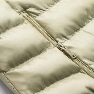 2025 chaquetas sólidas para mujer, abrigos cortos de burbujas, abrigo de plumón para mujer, chaquetas acolchadas de bombardero de invierno de manga larga de retazos personalizadas - Product Image 6