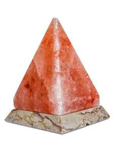 Lampe pyramidale de sel rose de l'Himalaya de luxe Base en bois élégante avec un but décoratif finement sculpté Artisanat naturel fabriqué à la main - Product Image 3