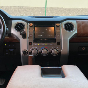 Camion AWD essence d'occasion YOTA TUNDRA LHD 2017 avec sièges intérieurs en cuir légers Régulateur de vitesse ACC Direction vers la gauche - Product Image 5