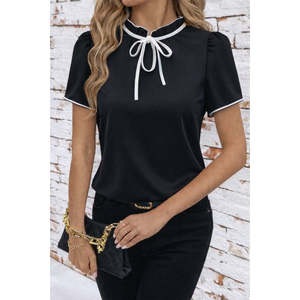 Blusa de Crepé de Manga Corta para Mujer con Cuello con Volantes y Detalle de Cordones, 35647 - Negro - Product Image 1