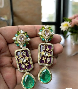 Boucles d'oreilles élégantes en cascade de diamants dorés brillants Bijoux en laiton à la mode pour les mariages de femmes Anniversaires Fête parfaite - Product Image 4