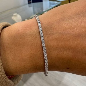 Bracelet tennis classique 4 carats avec diamants de laboratoire F-VS1, en or massif 14K, serti à griffes, pour mariages, fiançailles et soirées - Product Image 1