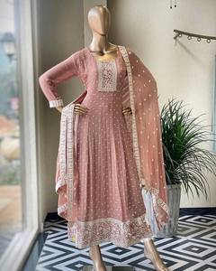 Robe longue de créateur en fausse georgette avec broderie en fil de coton épais - Product Image 2