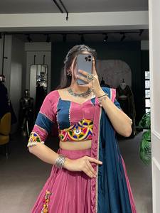 Increíble color Navratri Crape de seda especial con Gota Patti y Gamthi Work Lehenga Choli Fabricante de India - Product Image 6