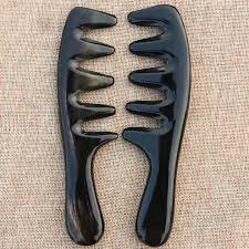 Peigne à cheveux en corne de buffle fabriqué à la main pour un toucher de qualité supérieure Peigne à cheveux en corne de buffle démêlant doux pour le cuir chevelu sensible et à bas prix - Product Image 4