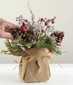 Bolsa de yute Mini árbol de Navidad con piñas y bayas Decoración de mesa de vacaciones Rústicas - Product Image 1