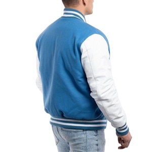 Chaqueta de invierno Varsity para hombre diseñada para combinar fácilmente con vaqueros y botas con detalles de bordes fuertes y relleno interior suave - Product Image 6