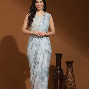 El último diseñador Chinon Seda Bordado Secuencia Trabajo a mano Listo para usar Sari por Fab Zone Ropa india y pakistaní - Product Image 1