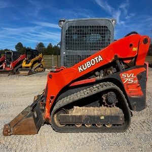 Minicargadora Kubota SVL75-2 con Poco Uso, Sistema Hidráulico Auxiliar, Cabina Cerrada, Como Nueva, Bomba de Alta Presión - Product Image 4