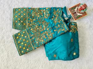 Choli de seda morado con bordado Zari dorado, traje tradicional indio para bodas, para mujeres - Product Image 3