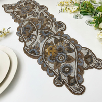 Chemin de table de luxe en or et ivoire perlé avec motif labyrinthe pour la décoration de tables de mariage, de dîner et d'hôtel
