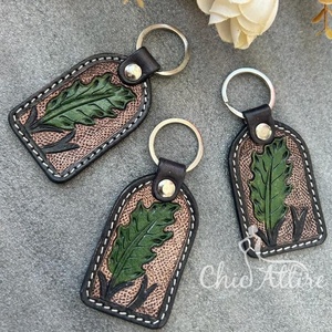 Porte-clés en cuir taillé sculpté à la main Porte-clés en cuir de forme exotique mignon Accessoires en cuir taillé Porte-clés mignons pour unisexe - Product Image 1