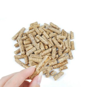 Granulés de bois de pin A1 A2 de haute qualité Briquettes de 6mm pour chauffe-piscine OEM copeaux de bois de chauffage biomasse dans un sac - Product Image 5