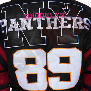 Blouson bomber court en tricot chauffant pour femme, style universitaire bordeaux, broderie, par le fabricant OEM Brooklyn Hottie - Product Image 6