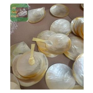 Plato de Nácar Natural Pulido, Plato de Concha Marina Amarillo de Lujo Hecho a Mano para Caviar y Postre - Product Image 1