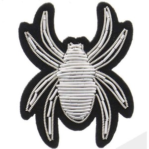 Accessoires de mode de boîte de broche de sardines brodées en cuivre - Product Image 3