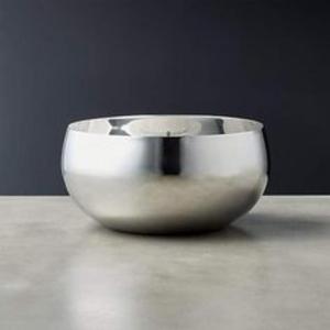 Cuenco de acero inoxidable con un acabado pulido a mano de primera calidad que añade elegancia y funcionalidad a su comida - Product Image 2