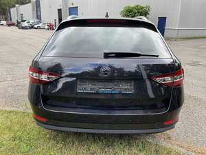 Véhicule d'occasion 2021 en excellent état : Berline automatique avec sièges en cuir, toit ouvrant et caméra de recul 360° - Offre Spéciale ! - Product Image 5