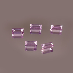 Saphir violet de laboratoire 1,5x3mm taille baguette facetté calibré pierre précieuse lâche certifiée pour la fabrication de bijoux en gros - Product Image 3