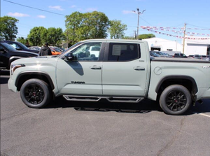 TOP VÉHICULES D'OCCASION LHD/RHD 2024 TOYOTA TUNDRA HYBRID LIMITED HV CREWMAX CAB 4WD - Product Image 2