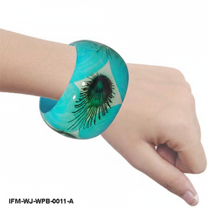 Brazalete de Madera Pintado a Mano con Motivo de Pluma de Pavo Real, Turquesa Vibrante y Verde Azulado, Joyería Artesanal, Brazalete Boho - Product Image 6