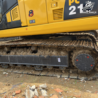Excavatrice sur chenilles Komatsu PC210, 21 tonnes, excavatrice hydraulique moyenne, moteur SAA6D107, excavatrice de construction japonaise d'occasion