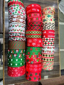 Rubans de Noël très attrayants faits sur commande pour la saison festive dans des couleurs et des conceptions assorties pour la décoration et la revente à la maison. - Product Image 6