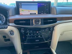 SUV Lexus LX 2016 570 soigneusement utilisé - Product Image 4