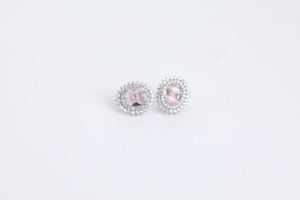 Pendientes de estilo clásico con diamantes americanos a la moda a precio de fábrica para mujer para fiesta de boda exportados directamente desde la India - Product Image 2