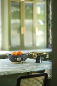 Support à gâteau moderne en fer pour les célébrations d'anniversaire - Couleur et taille personnalisables, passe au lave-vaisselle - Product Image 5