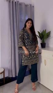 Conjunto de Top y Pantalón de Estilo Bollywood con Dupatta, Diseño Nuevo para Fiestas, en Falsa Georgette con Bordado Intenso y Lentejuelas - Product Image 3