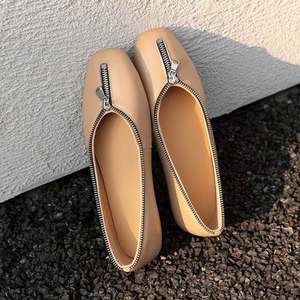รองเท้าส้นเตี้ยหนังแท้สีเบจสำหรับผู้หญิงรองเท้าบัลเล่ต์มีซิปที่ไม่ซ้ำใครใส่สบายสำหรับฤดูหนาว - Product Image 1