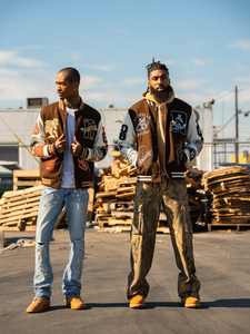 Veste universitaire en toile pour homme avec col montant, design personnalisé et broderie en chenille - Product Image 5