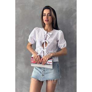 Blusas y Camisas para Mujer Topshow, Blusa Blanca de Popelina con Lazo Frontal al por Mayor - Product Image 5