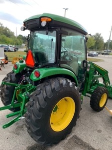 Tractor John Deere 4066R con Cabina, Cargador y Retroexcavadora, Tractor 4x4 en Excelentes Condiciones para Agricultura, Precios de Mayoreo con Descuento - Product Image 6