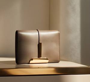 Cartera de cuero para mujer de moda superior, diseño minimalista para cualquier ocasión, versátil para un aspecto formal o informal - Product Image 2