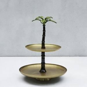 Support à gâteau en métal martelé doré à 2 niveaux, support à cupcakes décoratif tropical, plateau de service en laiton de luxe pour décoration de fête - Product Image 1