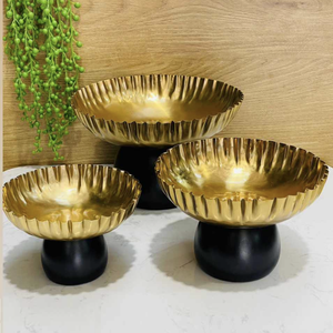 Prix de gros d'usine Nouveau design Bol à salade rond en fer plaqué or Bol à mélanger des collations et du pop-corn pour le service de nourriture de mariage - Product Image 2