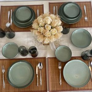 Plato de Cerámica Verde Musgo, Acabado Artesanal, Revestimiento de Esmalte Resistente, Ideal para Decoraciones de Mesa Rústicas y Modernas - Product Image 5