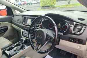 Carnival YP 2024 SUV Usado, Interior Oscuro, Cuero, Motor Turbo, Techo Panorámico, Cámara Trasera 360, Caja de Cambios Manual/Automática - Product Image 2