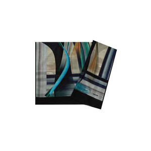 Pañuelo de Seda Cuadrado con Diseño Floral Personalizado - Product Image 1