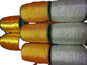 Hilo dorado de la mejor calidad hecho con fibra metálica premium, ideal para bordado, costura, apliques, insignias, uniformes y costuras decorativas. - Product Image 4