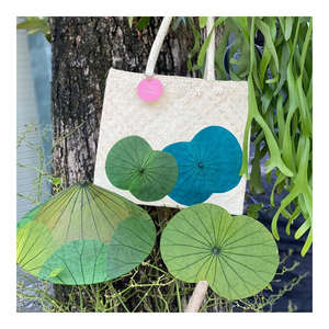 Ventilador de mano de hoja de loto ecológico de Vietnam para decoración tropical, exhibiciones culturales y regalos al por mayor - Product Image 3