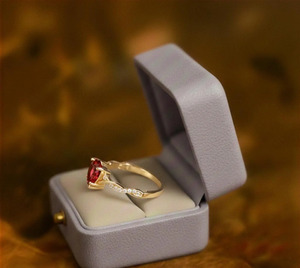 Bague de fiançailles élégante en or pur 14 carats avec diamant de laboratoire et rubis en forme de cœur, bague en diamant, bague de promesse, cadeau parfait pour elle - Product Image 5