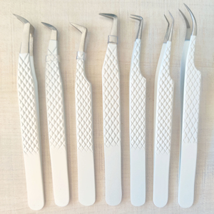 Pince à épiler professionnelle d'extension de cils en acier inoxydable anti-magnétique Kaamir pointe lisse 10mm pointe pointue fabricant de confiance - Product Image 1